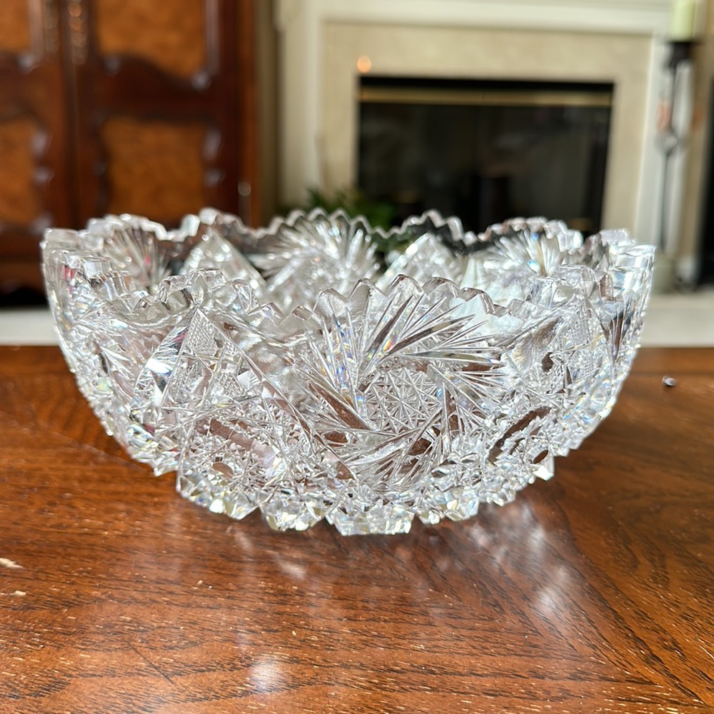 Gorgeous Crystal Bowl - Picture 4 of 9